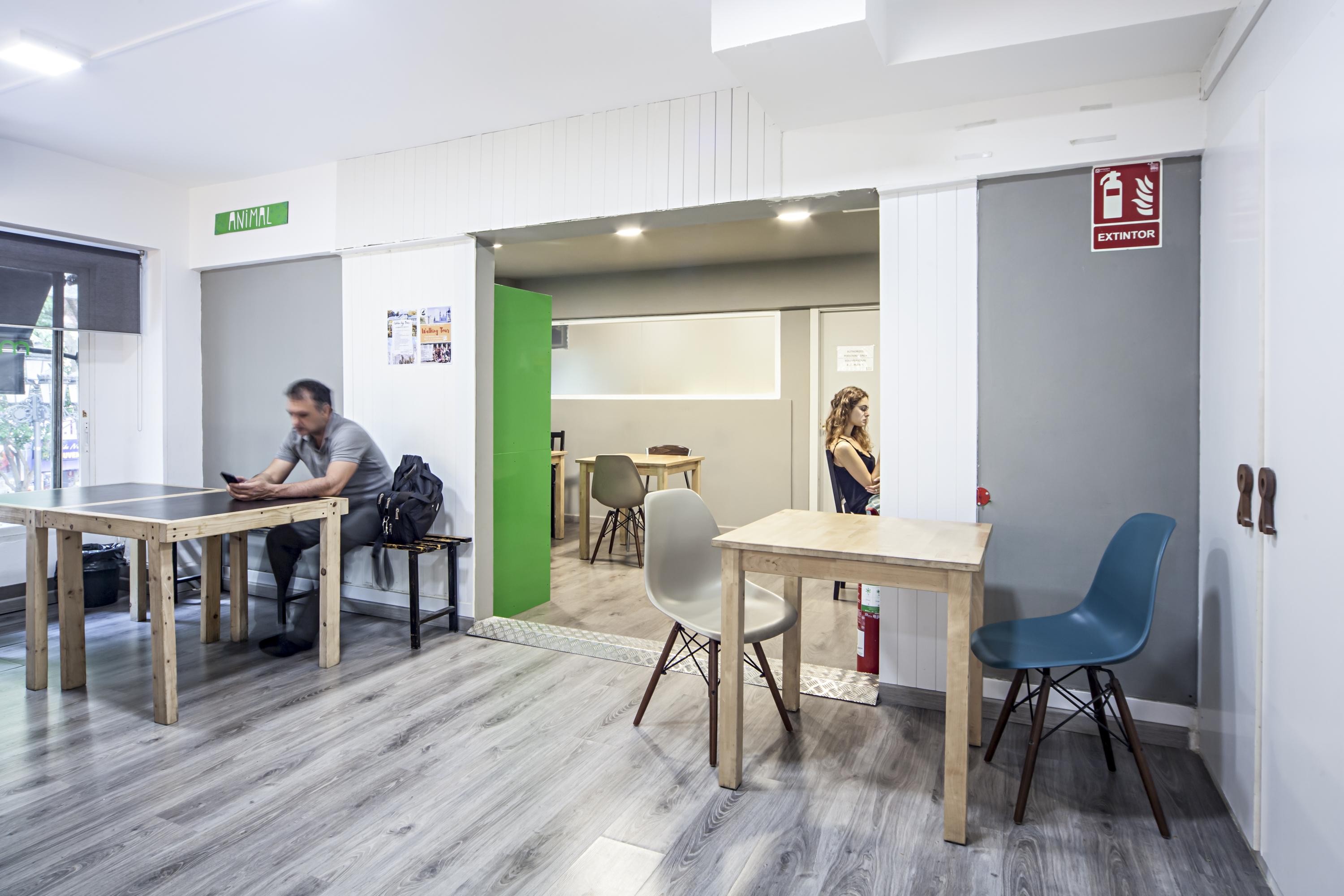 Euromadrid Hostel Exterior photo